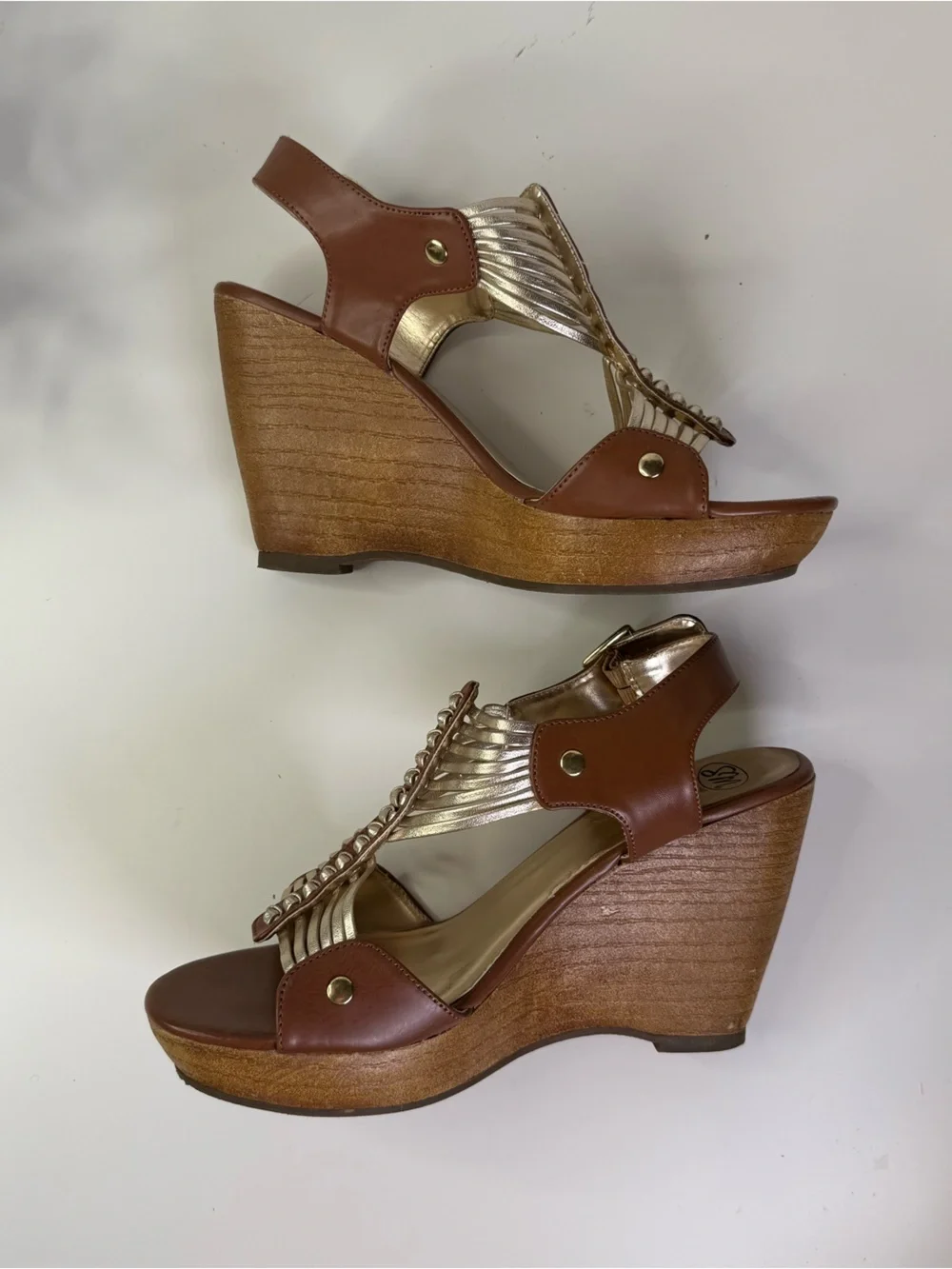 SM New York Y2K Brown & Gold Gladiator Wooden Wedge Sandals Women's Size 10